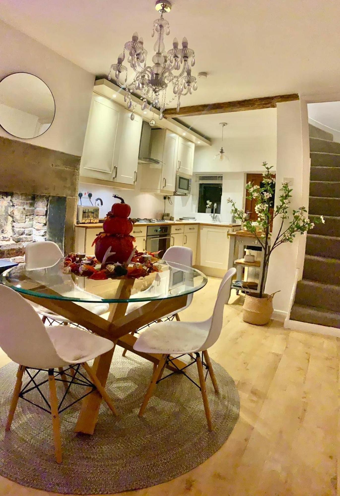 The Tenth House, Grade II Listed Georgian Town House, Wirksworth, Derbyshire, Peak District Cottage, Sleeps 4 Bagian luar foto