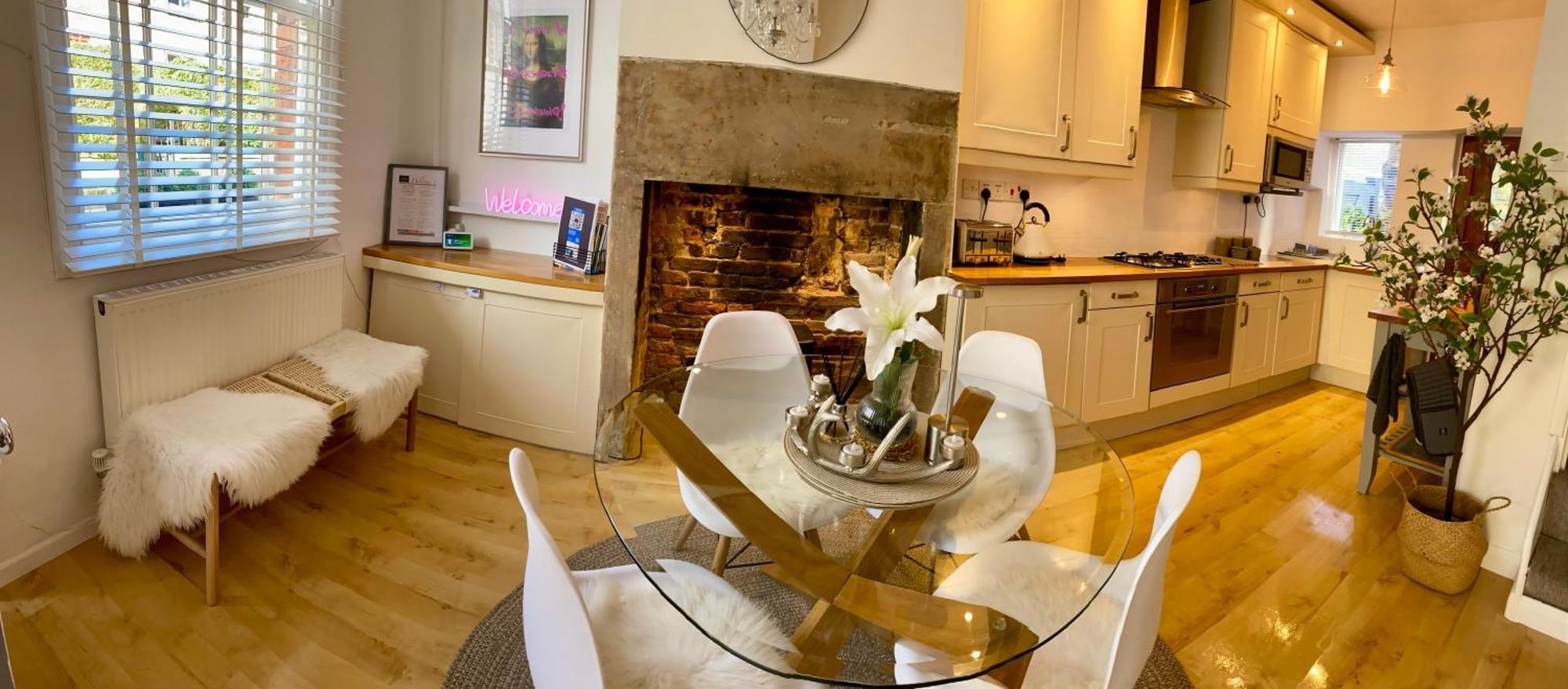 The Tenth House, Grade II Listed Georgian Town House, Wirksworth, Derbyshire, Peak District Cottage, Sleeps 4 Bagian luar foto