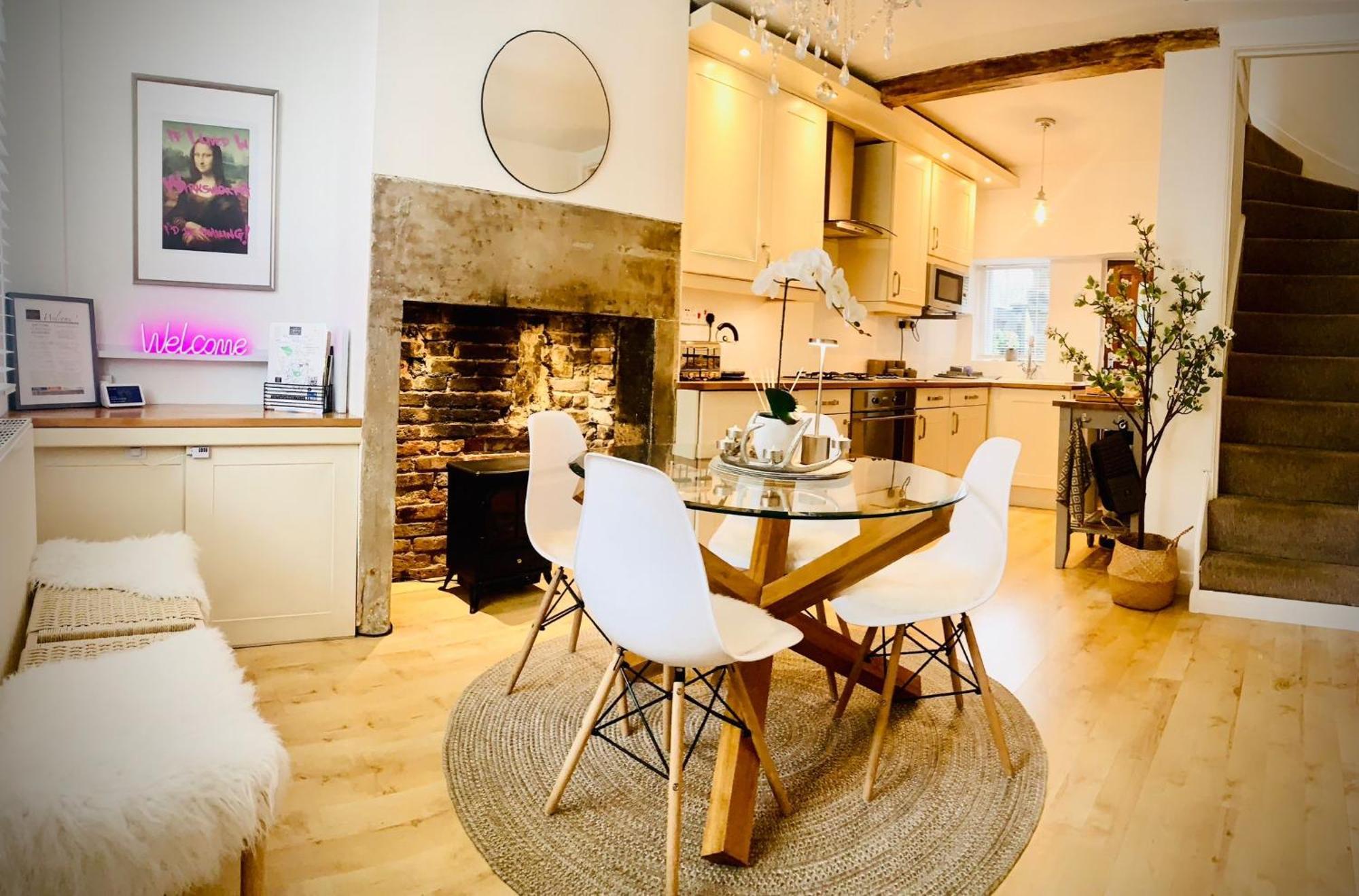 The Tenth House, Grade II Listed Georgian Town House, Wirksworth, Derbyshire, Peak District Cottage, Sleeps 4 Bagian luar foto