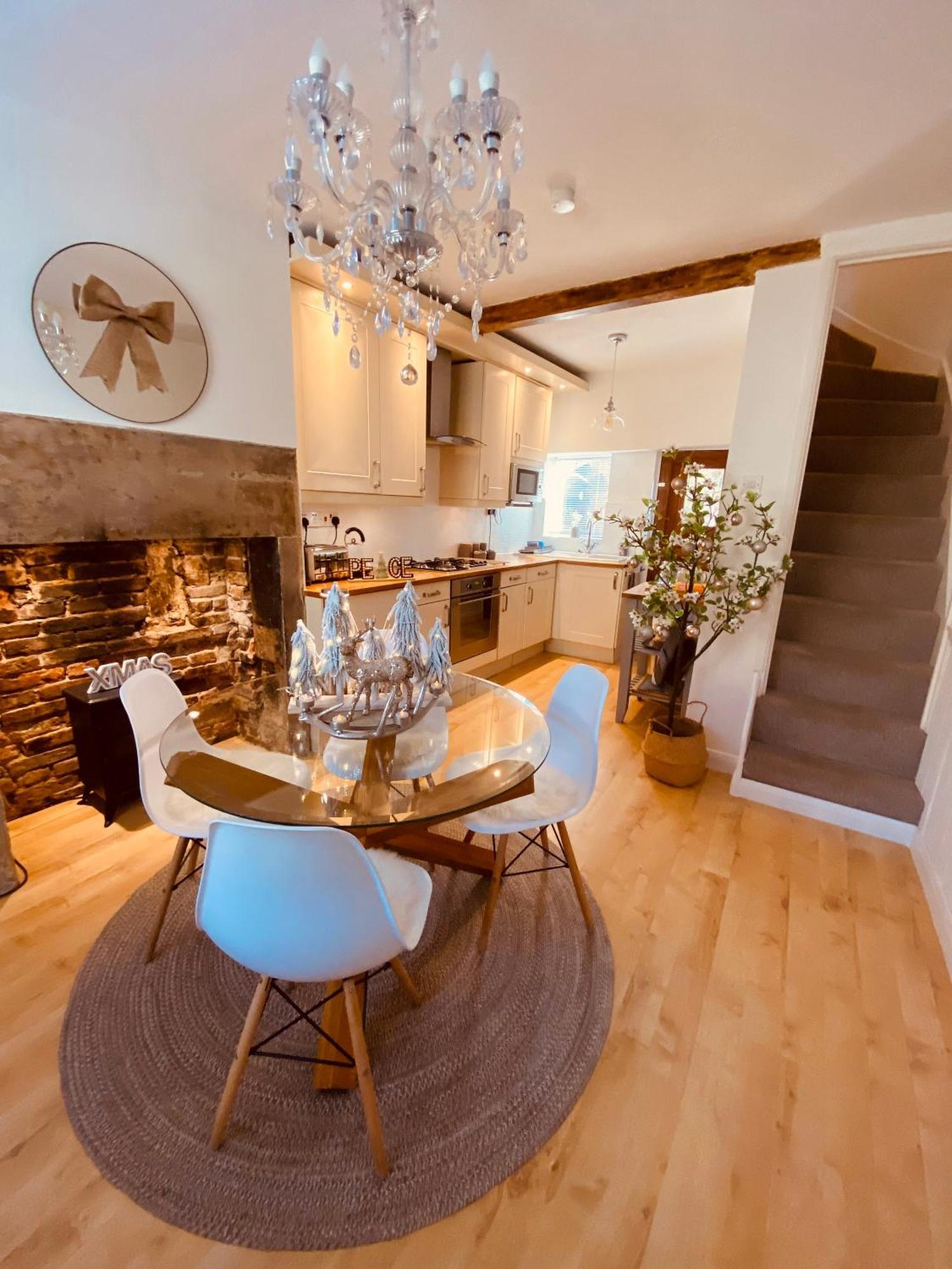 The Tenth House, Grade II Listed Georgian Town House, Wirksworth, Derbyshire, Peak District Cottage, Sleeps 4 Bagian luar foto